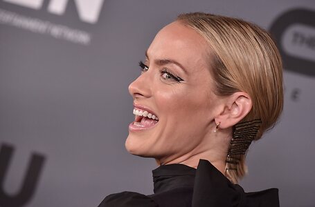 Rachel Skarsten leaked photo #36