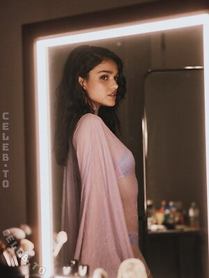 Rachel Zegler photo