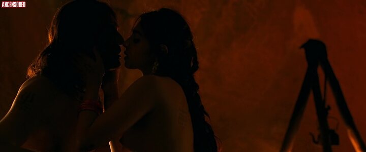 Radhika Apte leaked photo #7