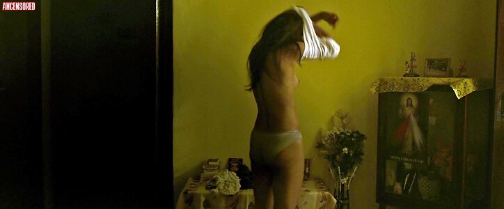Radhika Apte leaked photo #16