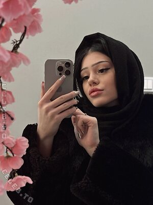 randiburt Nude Leaked Photo #3