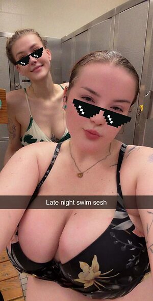 Random snapchat girls leaked photo #2