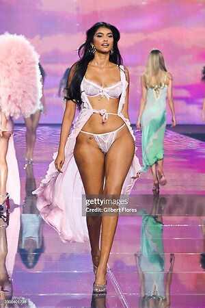 Ravleen Varghese leaked photo #6