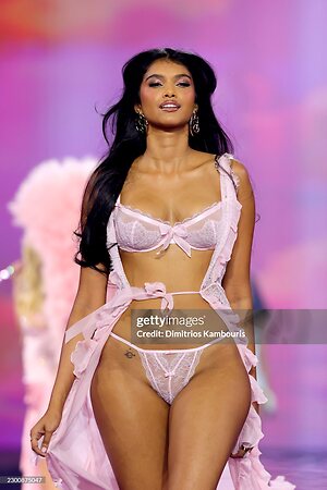 Ravleen Varghese leaked photo #8