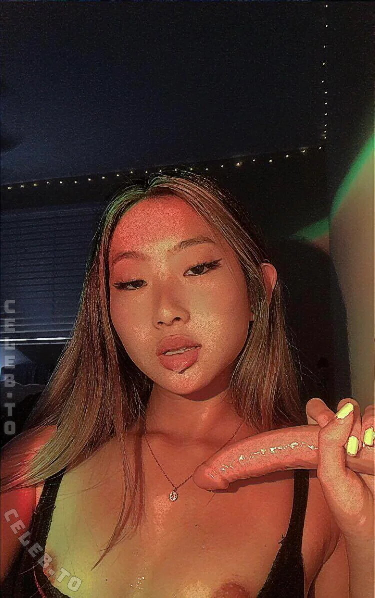 Raya Steele photo