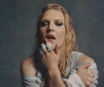 Rebecca Lucy Taylor leaked photo #35