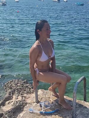 Rebecca Sarker leaked photo #18