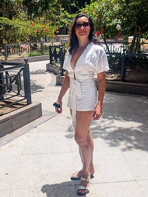 Rebecca Sarker leaked photo #51