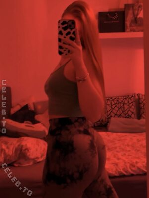 Redgirl.raven photo