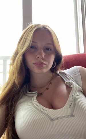 Renee Gough leaked photo #23
