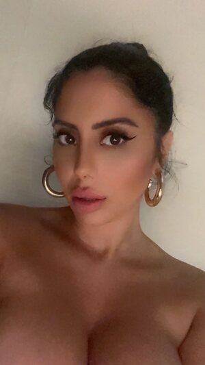 rere.bollywood Nude Leaked Photo #23
