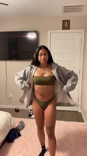 _.reyyna._