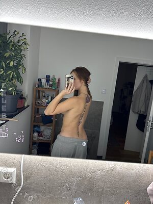 Rhetsina Nude Leaked Photo #20