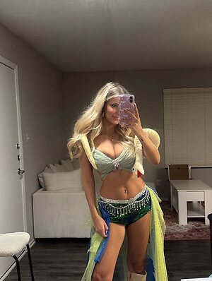 Riana Nude Leaked Photo #41