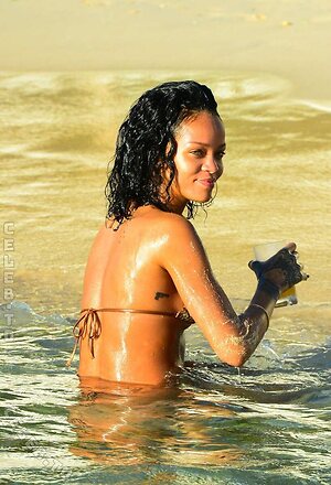 Rihanna photo