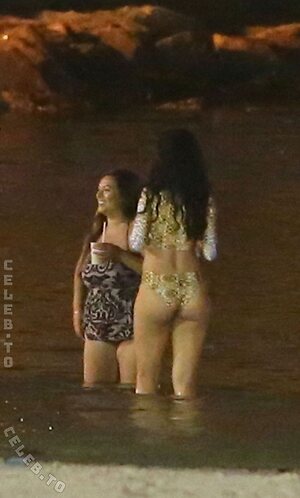 Rihanna photo