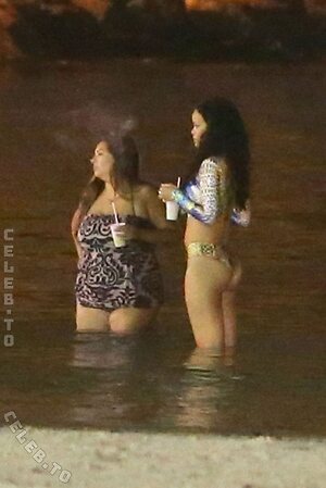 Rihanna photo