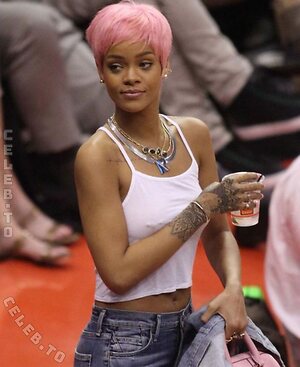 Rihanna Nude Leaked Photo #145