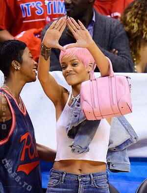 Rihanna photo