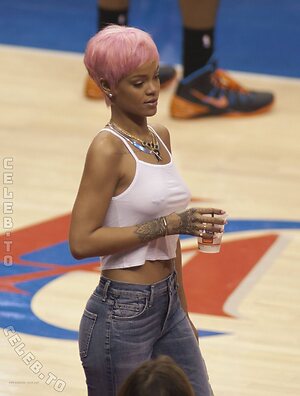 Rihanna photo