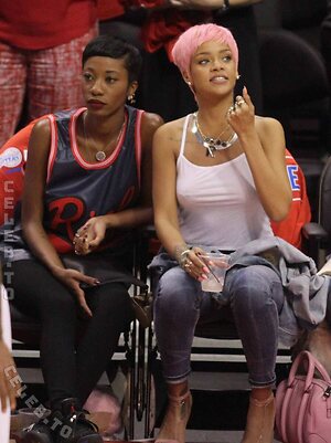 Rihanna photo
