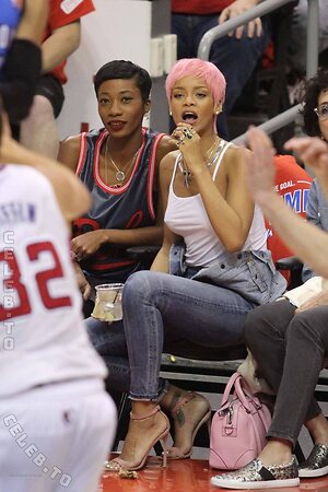 Rihanna photo