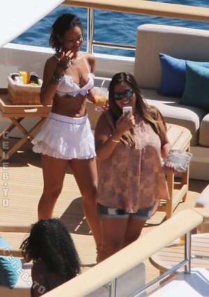 Rihanna Nude Leaked Photo #194