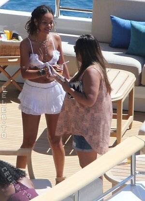 Rihanna Nude Leaked Photo #197