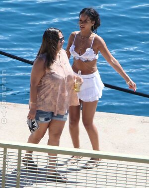 Rihanna Nude Leaked Photo #201