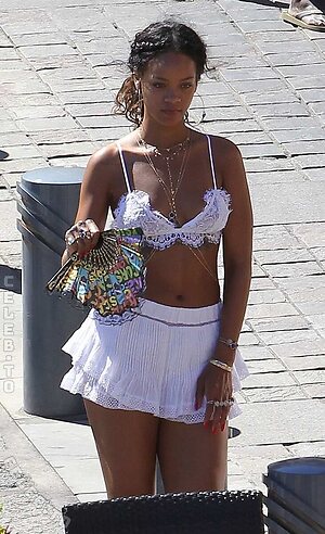 Rihanna photo