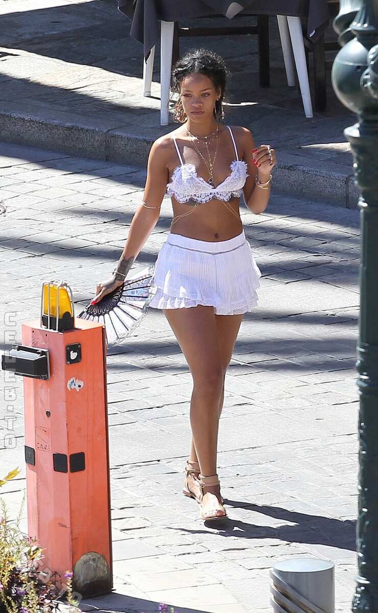 Rihanna photo