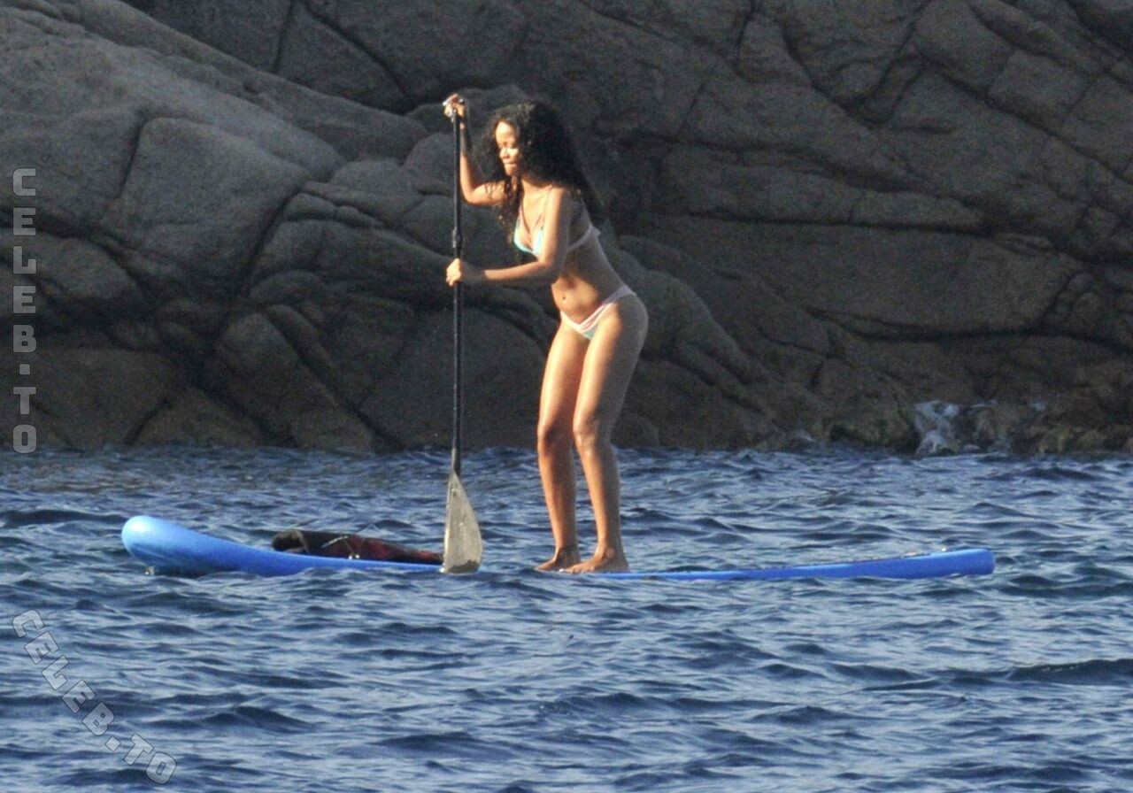 Rihanna photo