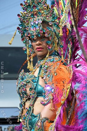 Rihanna Nude Leaked Photo #278