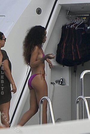 Rihanna photo