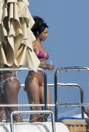 Rihanna photo