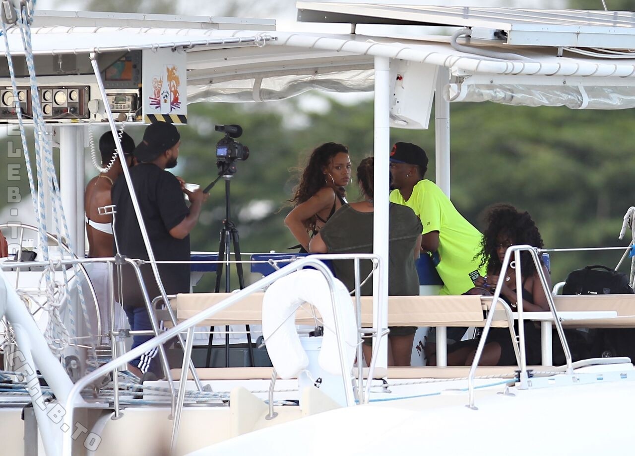 Rihanna photo