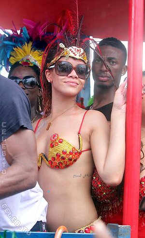 Rihanna leaked photo #405
