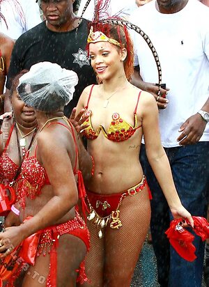 Rihanna leaked photo #408