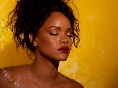 Rihanna leaked photo #471