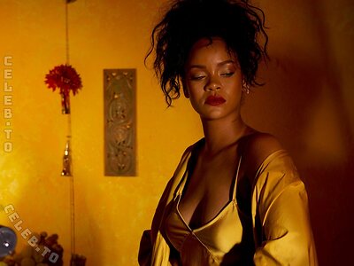 Rihanna leaked photo #483