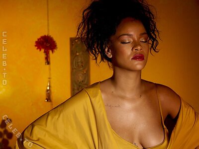 Rihanna leaked photo #486