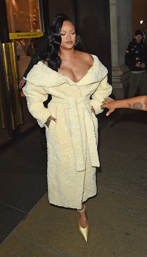 Rihanna leaked photo #522