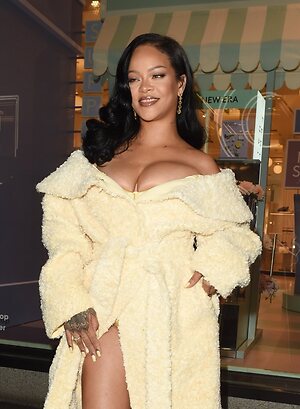Rihanna leaked photo #526