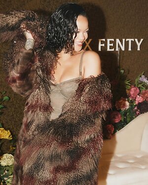 Rihanna leaked photo #549
