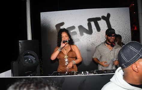 Rihanna leaked photo #562
