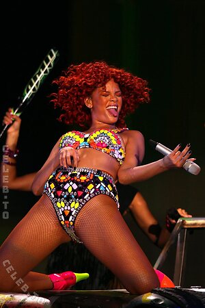 Rihanna leaked photo #611