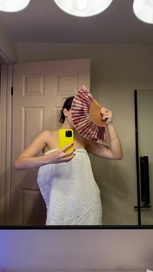 Riley Hubatka leaked photo #11