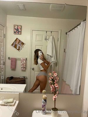 Riley Murray leaked photo #113