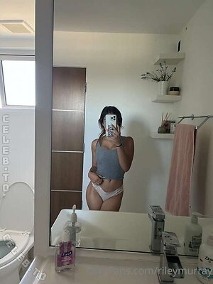 Riley Murray leaked photos