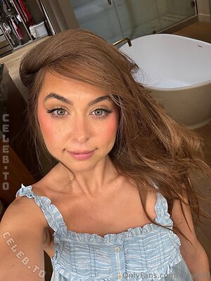 Riley Reid Nude Leaked Photo #22